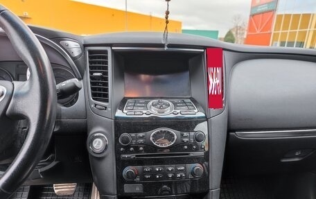 Infiniti QX70, 2014 год, 4 200 000 рублей, 20 фотография