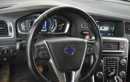 Volvo V60 Cross Country II, 2015 год, 2 199 000 рублей, 9 фотография