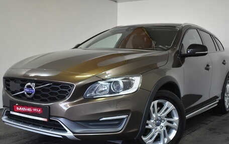 Volvo V60 Cross Country II, 2015 год, 2 199 000 рублей, 3 фотография