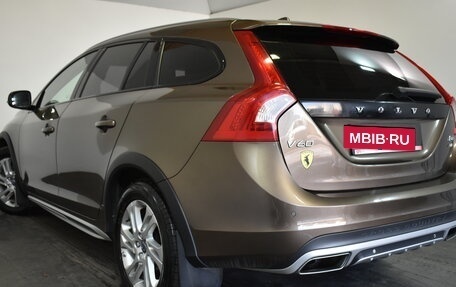 Volvo V60 Cross Country II, 2015 год, 2 199 000 рублей, 6 фотография