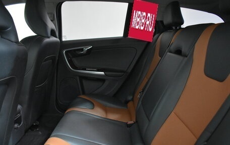 Volvo V60 Cross Country II, 2015 год, 2 199 000 рублей, 13 фотография