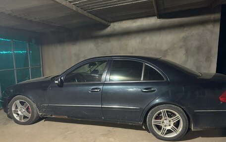 Mercedes-Benz E-Класс, 2003 год, 680 000 рублей, 1 фотография