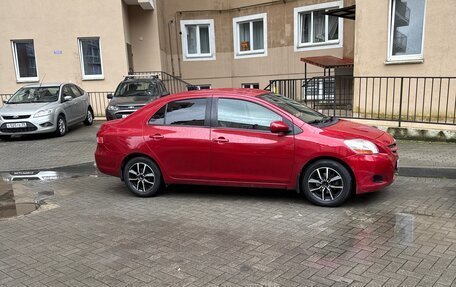 Toyota Yaris III рестайлинг, 2008 год, 700 000 рублей, 1 фотография