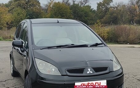 Mitsubishi Colt VI рестайлинг, 2003 год, 400 000 рублей, 1 фотография