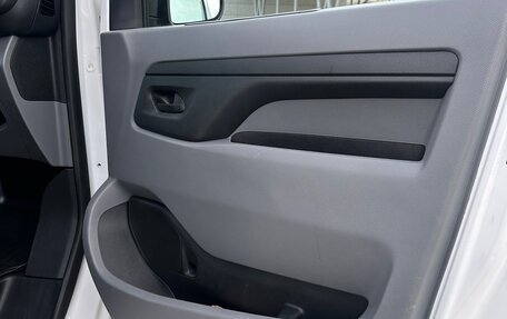 Peugeot Expert, 2018 год, 2 250 000 рублей, 13 фотография