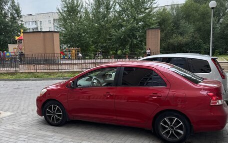 Toyota Yaris III рестайлинг, 2008 год, 700 000 рублей, 2 фотография