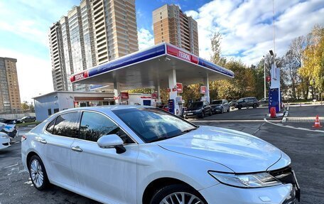 Toyota Camry, 2019 год, 2 600 000 рублей, 4 фотография