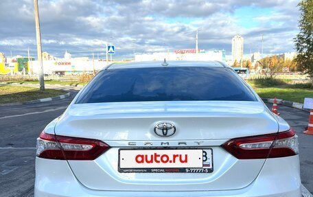 Toyota Camry, 2019 год, 2 600 000 рублей, 3 фотография