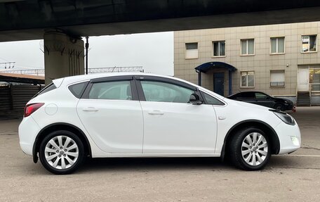 Opel Astra J, 2011 год, 900 000 рублей, 6 фотография