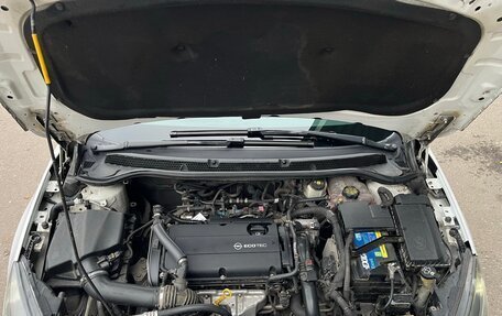 Opel Astra J, 2011 год, 900 000 рублей, 9 фотография