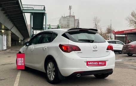 Opel Astra J, 2011 год, 900 000 рублей, 2 фотография