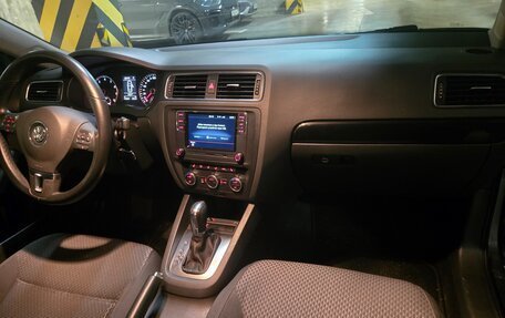 Volkswagen Jetta VI, 2013 год, 1 300 000 рублей, 13 фотография