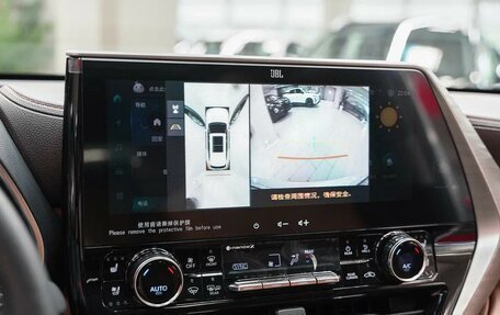 Toyota Highlander, 2025 год, 5 999 000 рублей, 13 фотография