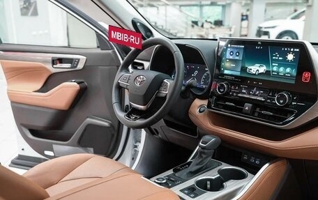 Toyota Highlander, 2025 год, 5 999 000 рублей, 9 фотография
