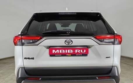 Toyota RAV4, 2021 год, 3 699 000 рублей, 6 фотография