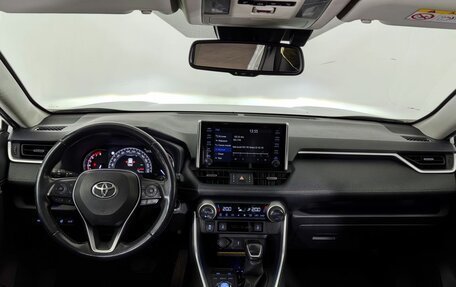 Toyota RAV4, 2021 год, 3 699 000 рублей, 10 фотография