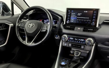 Toyota RAV4, 2021 год, 3 699 000 рублей, 9 фотография
