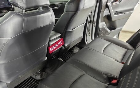 Toyota RAV4, 2021 год, 3 699 000 рублей, 26 фотография