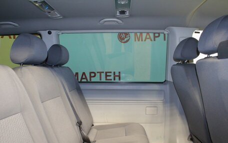 Volkswagen Caravelle T5, 2012 год, 1 759 000 рублей, 11 фотография