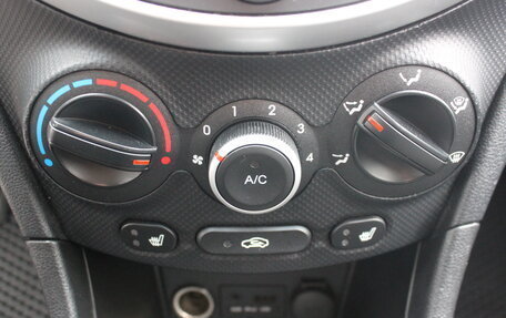 Hyundai Solaris II рестайлинг, 2013 год, 737 000 рублей, 22 фотография