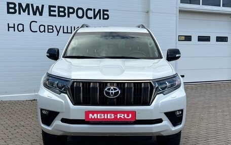 Toyota Land Cruiser Prado 150 рестайлинг 2, 2021 год, 5 899 000 рублей, 3 фотография