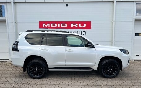 Toyota Land Cruiser Prado 150 рестайлинг 2, 2021 год, 5 899 000 рублей, 6 фотография