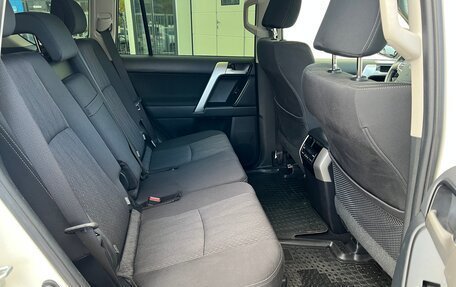 Toyota Land Cruiser Prado 150 рестайлинг 2, 2021 год, 5 899 000 рублей, 17 фотография