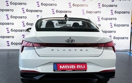 Hyundai Elantra, 2021 год, 1 870 000 рублей, 4 фотография