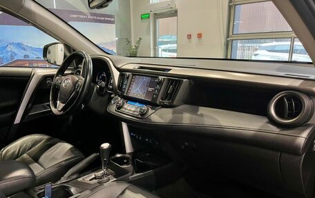 Toyota RAV4, 2019 год, 2 999 000 рублей, 12 фотография