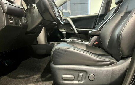Toyota RAV4, 2019 год, 2 999 000 рублей, 10 фотография