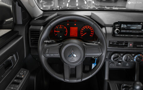 Mitsubishi L200, 2024 год, 4 650 000 рублей, 10 фотография