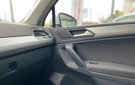 Volkswagen Tiguan II, 2020 год, 1 920 000 рублей, 10 фотография