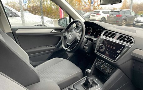 Volkswagen Tiguan II, 2020 год, 1 920 000 рублей, 19 фотография