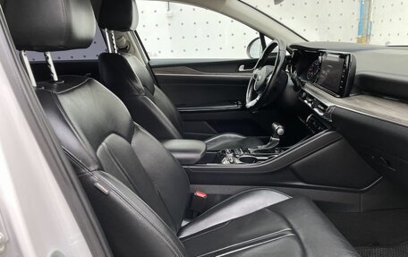 KIA K5, 2021 год, 2 400 000 рублей, 13 фотография