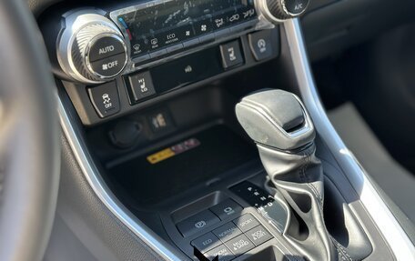 Toyota RAV4, 2025 год, 4 340 000 рублей, 23 фотография