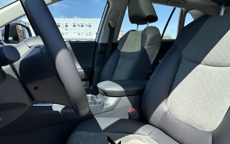 Toyota RAV4, 2025 год, 4 340 000 рублей, 27 фотография