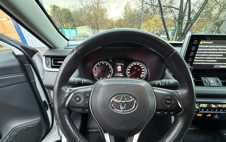 Toyota RAV4, 2020 год, 3 200 000 рублей, 9 фотография