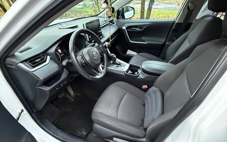 Toyota RAV4, 2020 год, 3 200 000 рублей, 8 фотография