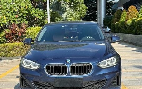 BMW 1 серия, 2021 год, 1 420 000 рублей, 2 фотография