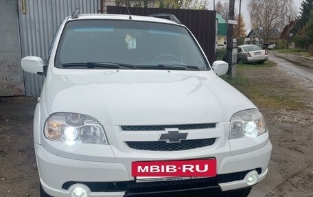 Chevrolet Niva I рестайлинг, 2011 год, 500 000 рублей, 2 фотография