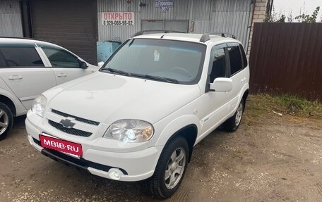Chevrolet Niva I рестайлинг, 2011 год, 500 000 рублей, 3 фотография