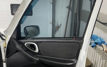 Chevrolet Niva I рестайлинг, 2011 год, 500 000 рублей, 16 фотография
