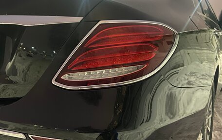Mercedes-Benz E-Класс, 2019 год, 3 550 000 рублей, 3 фотография