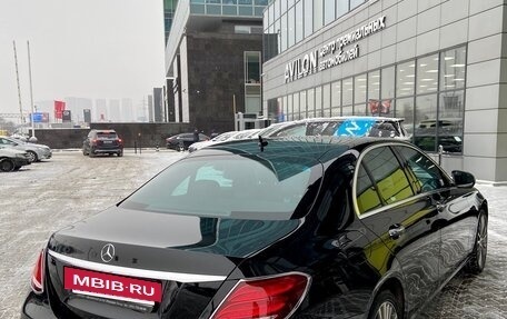 Mercedes-Benz E-Класс, 2019 год, 3 550 000 рублей, 17 фотография
