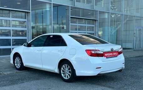 Toyota Camry, 2013 год, 1 570 000 рублей, 6 фотография