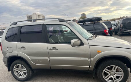 Chevrolet Niva I рестайлинг, 2010 год, 430 000 рублей, 2 фотография