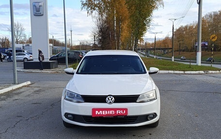 Volkswagen Jetta VI, 2014 год, 1 220 000 рублей, 2 фотография