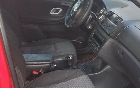Skoda Fabia II, 2013 год, 350 000 рублей, 3 фотография