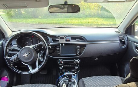 KIA Rio IV, 2018 год, 1 300 000 рублей, 6 фотография