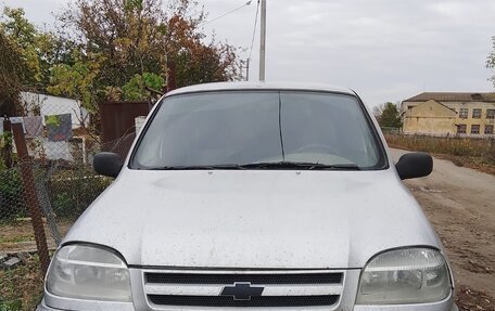 Chevrolet Niva I рестайлинг, 2004 год, 270 000 рублей, 2 фотография